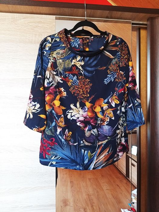Kwiecista vintage retro granatowa bluzka w kwiaty guziki floral M 38