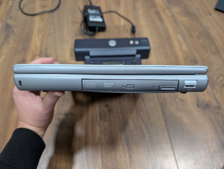 Машина часу ноутбук DELL Inspiron 8600 Pentium 4 Nvidia Geforce FX5200