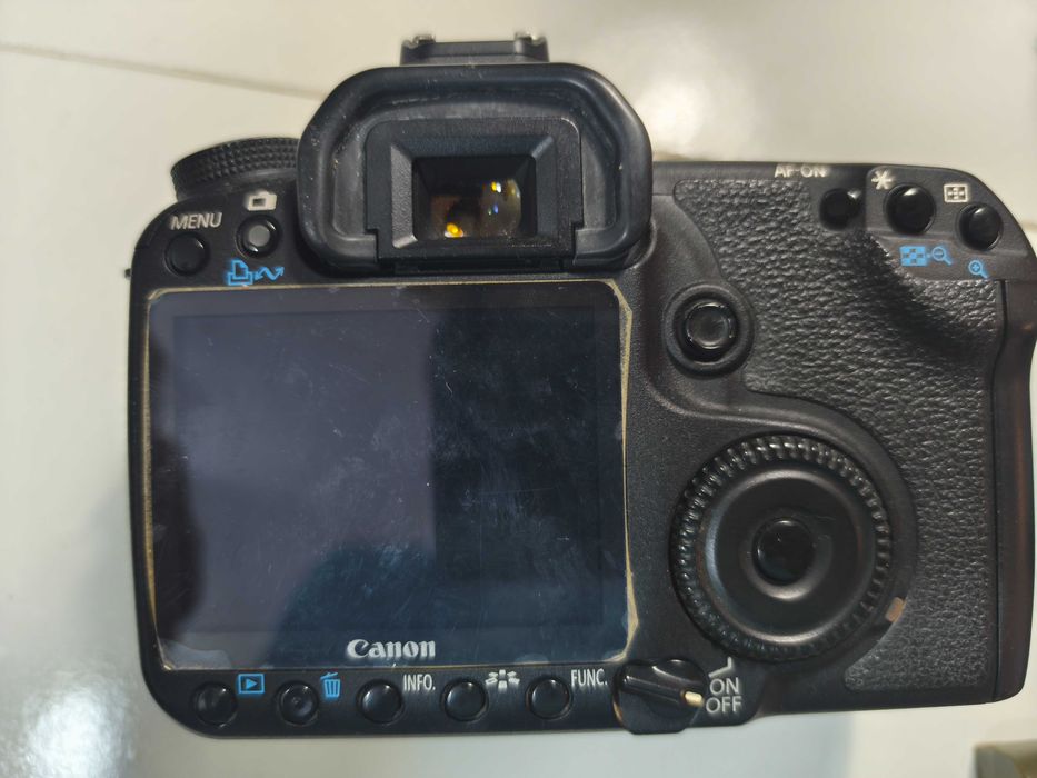 Canon EOS 50D + Grip
