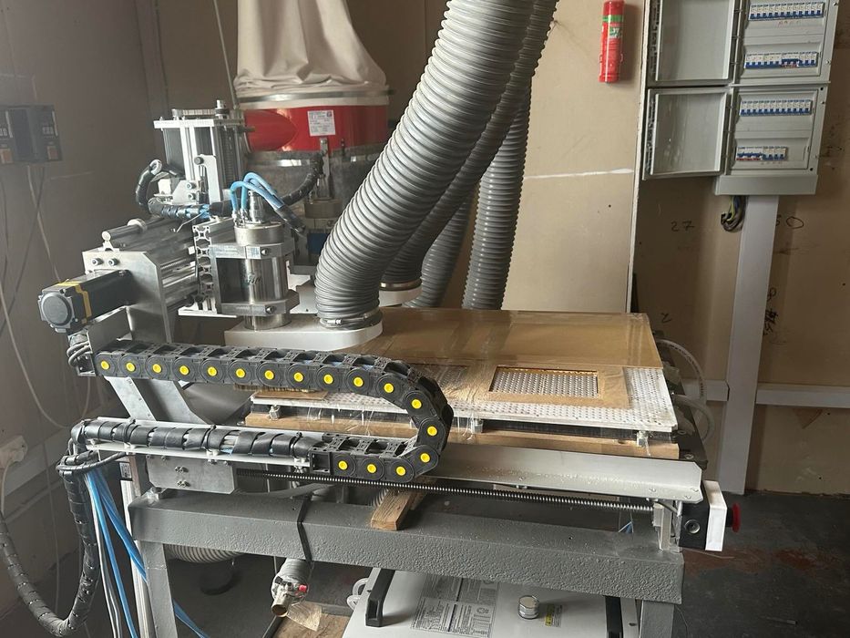 Продається двохшпиндельний фрезерний верстат із ЧПУ 600x900