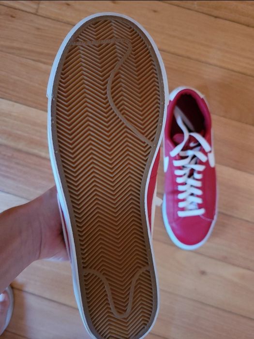 Sapatilhas vermelhas da Nike novas