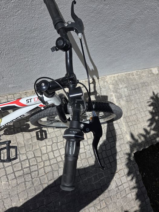 Decathlon Rockrider ST100 Sport roda 24
roda 24
6 velocidades ( atras)
campaínha e luzes incluidas

Tudo nas melhores condições e pronta a usar, idea