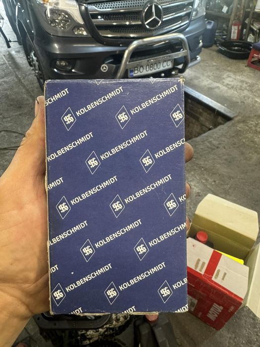 Продам мотор на Спринтер 2.2cdi 611