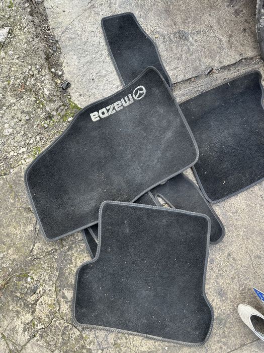 Продам оригинальные коврики с Мазда