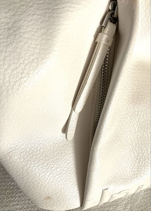 Mala branca da Desigual