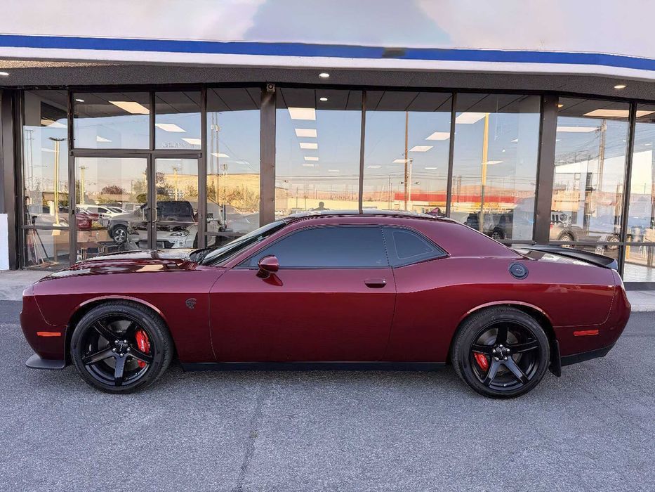 Dodge Challenger SRT Hellcat      2022