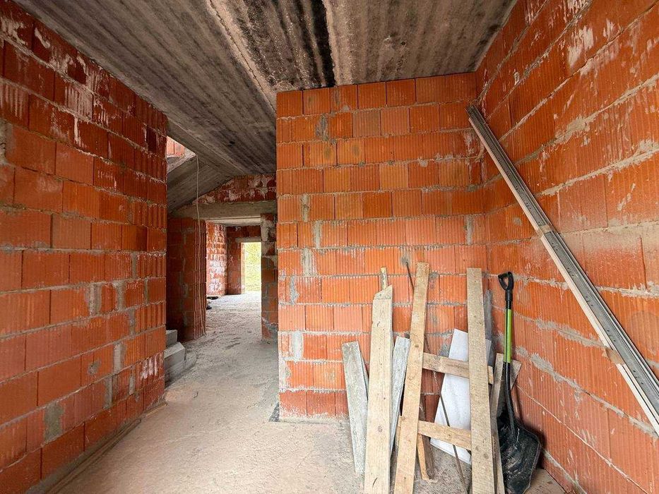 Великий таунхаус з земелею 15 м в Опришівцях