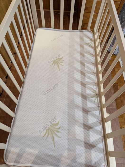 Дитяче ліжко з матрацом