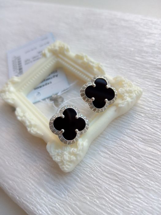 Серебряные серьги пусеты Ван Клиф Van Cleef гвоздики черные оникс каму