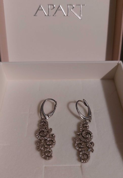 Srebrne kolczyki Apart