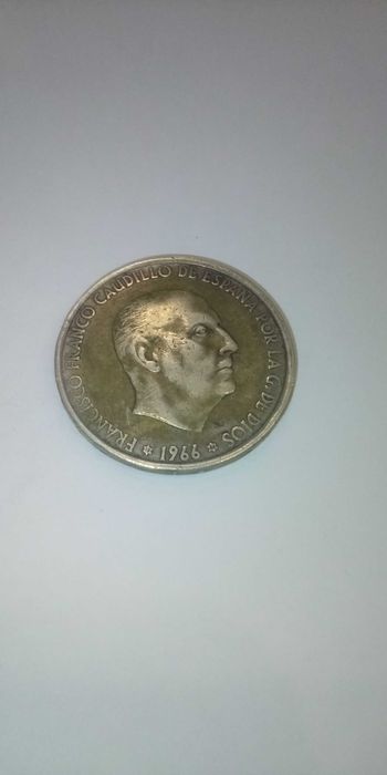 Moeda de 100 pesetas de1966 *66