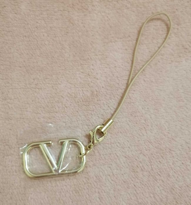 Valentino Garavani V logo charm breloczek oryginalny
