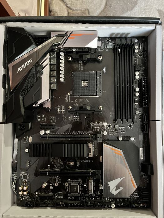 Материнская плата Aorus elite b450 Обмен на відеокарту