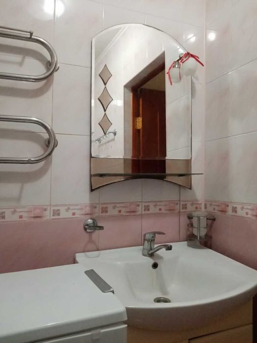 Без хозяев. Центр. Комната для 1-го или 2-х парней, можно студентов