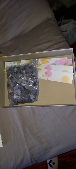 Puzzle 1000 szt stan bardzo dobry