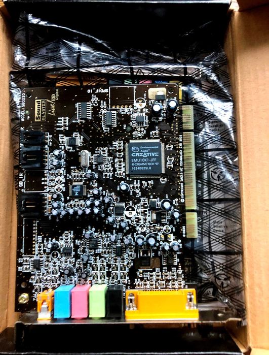 Звуковая Карта Creative SB Live! 5.1 чип EMU10K1 SB0220