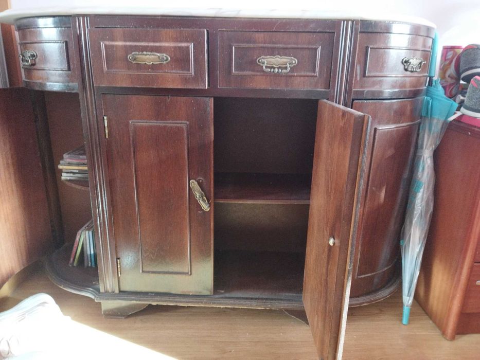 Sapateira madeira com tampo de mármore