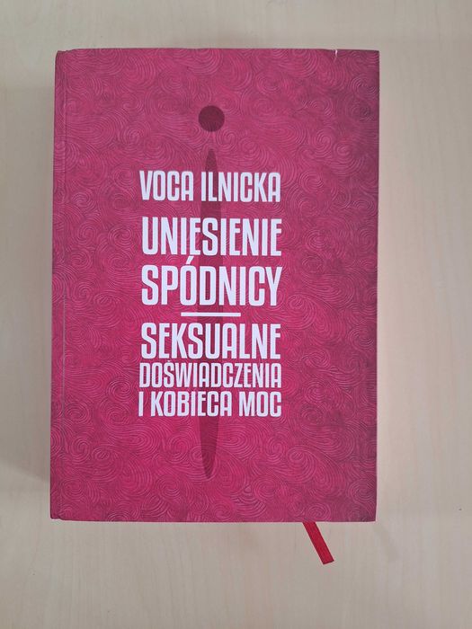 Voca Ilnicka Uniesienie spódnicy