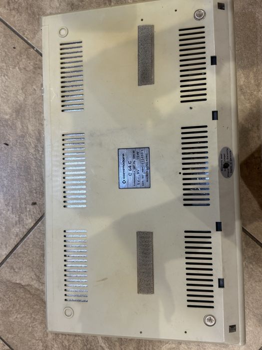 Komputer commodore C 64 C
