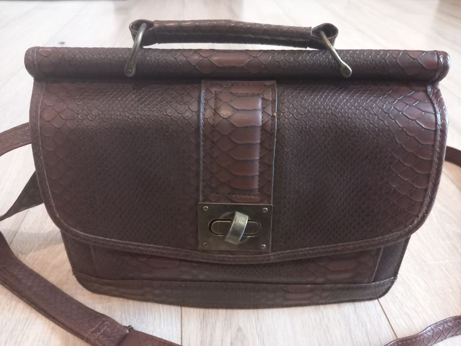 Torebka kuferek New Yorker