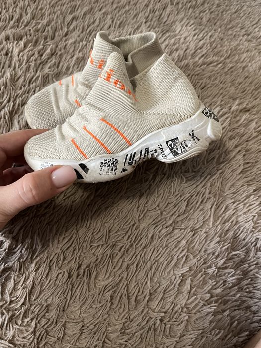 Дитячі кросівки