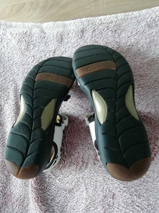 Sandały damskie skórzane trekkingowe  białe Clarks