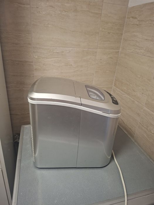 Kostkarka do lodu