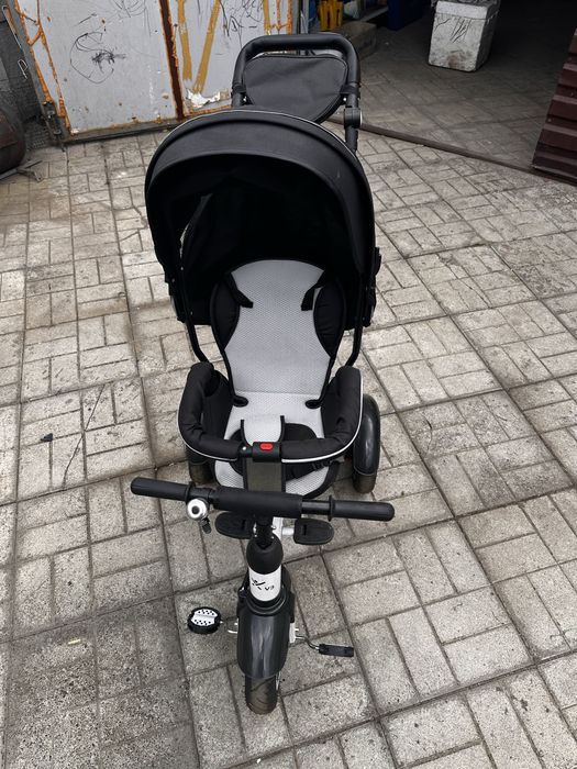 Детский велосипед и коляска