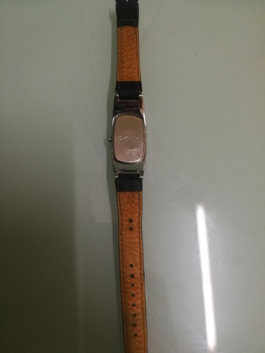 Relógio feminino  de "DKNY "