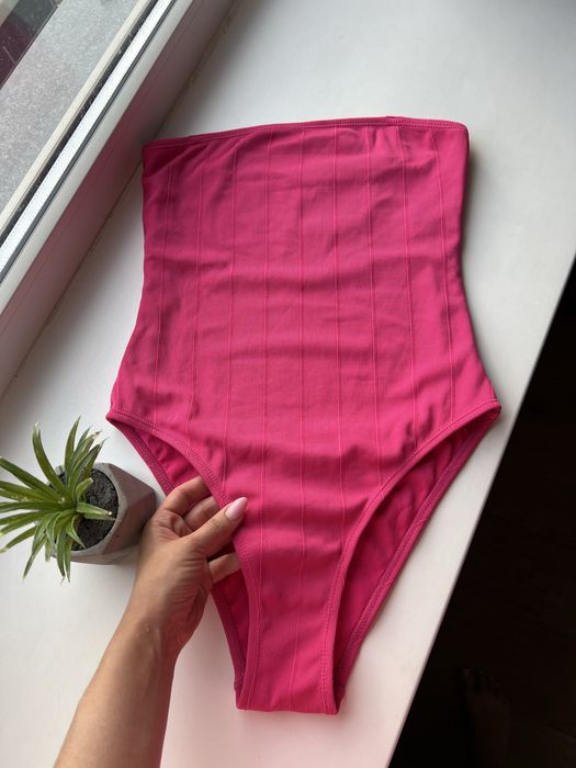 Новий суцільний яскравий купальник спільний злитний