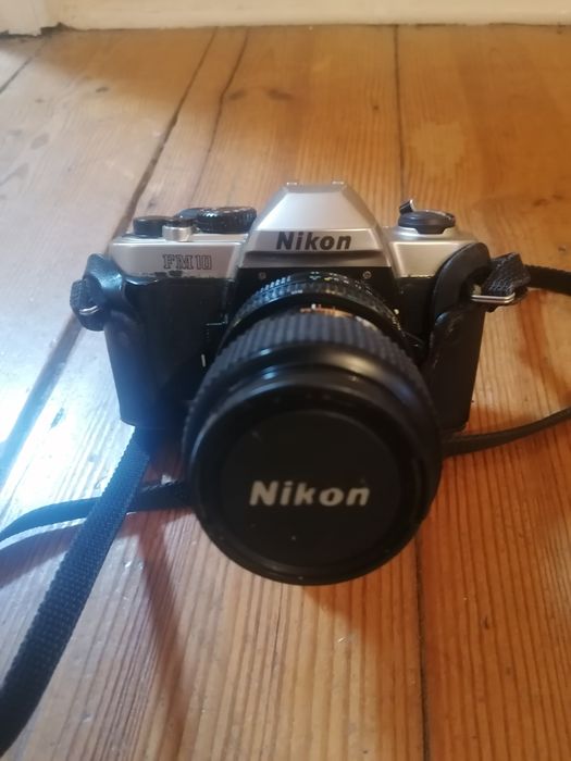 Nikon FM 10 com Flash Yashica C 220 auto