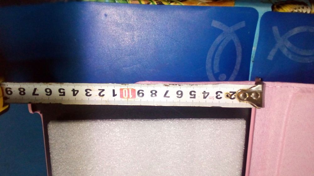 Чехол на 10.1 дюйма,новый.