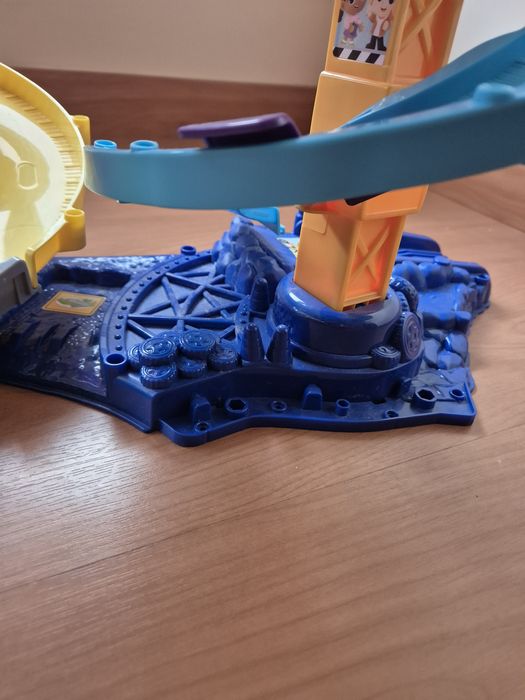 Carros .Torre VTECH  . Brinquedo crianças