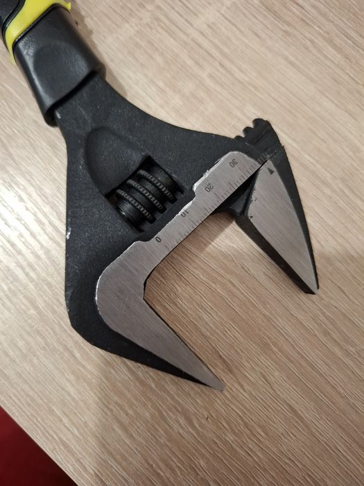 Ключь разводной узкие губки