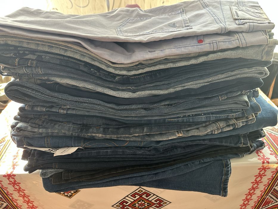 Продам джинси(  оптом) в мишку30 пар