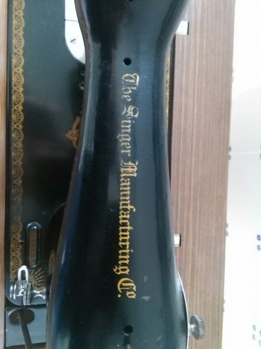 Máquina de Costura antiga, marca Singer