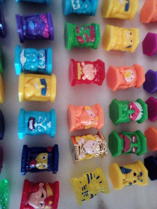 Conjunto de 40 Bonecos Abatons Diversos