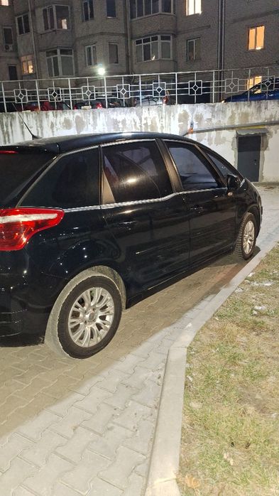 Машина CITROEN C4 picasso