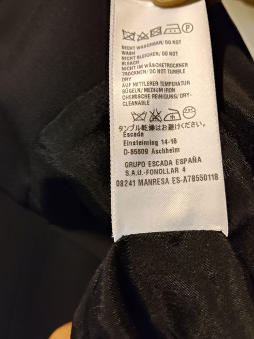Lindo Vestido Preto marca Escada