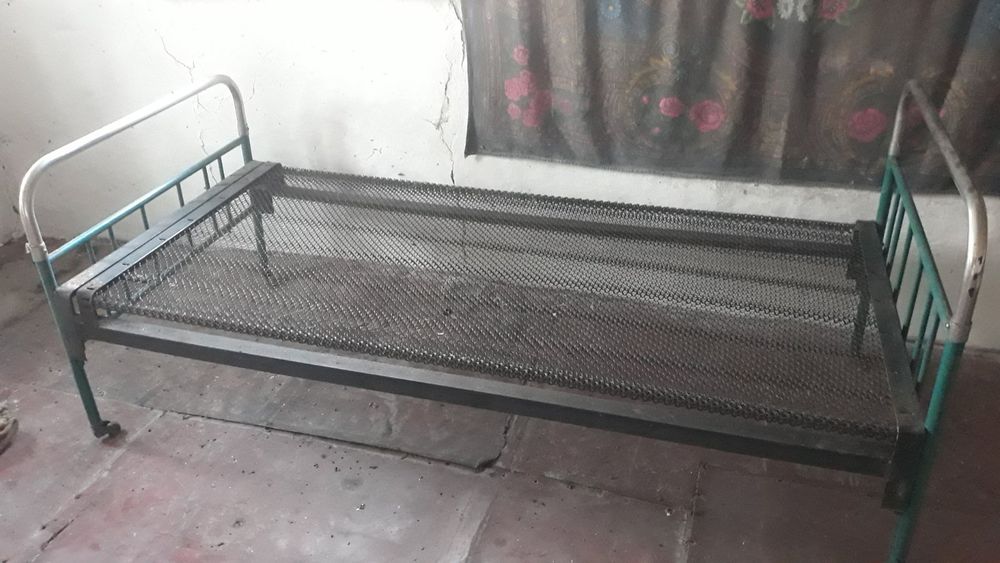 Ліжка металеві на колесах Кровати металлические на колесах