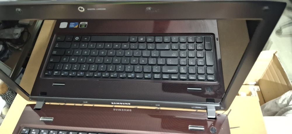 Laptop Samsung R580