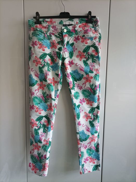 Spodnie w kwiaty r L