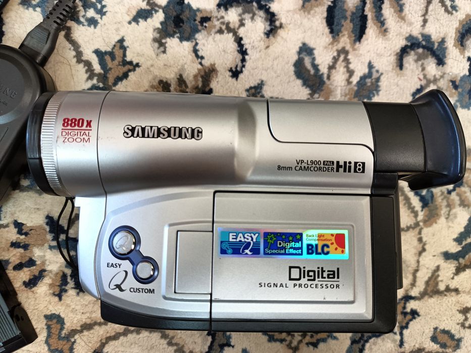 Câmara de vídeo Samsung Handycam Hi8 880X VP-L900 com todos os acessórios - ler descrição