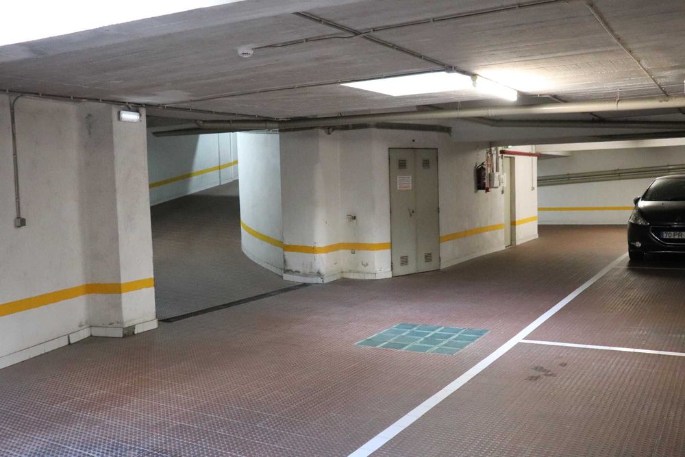 Apartamento T2, centro de Lisboa, Mobilado e Equipado, Garagem e Arrecadação