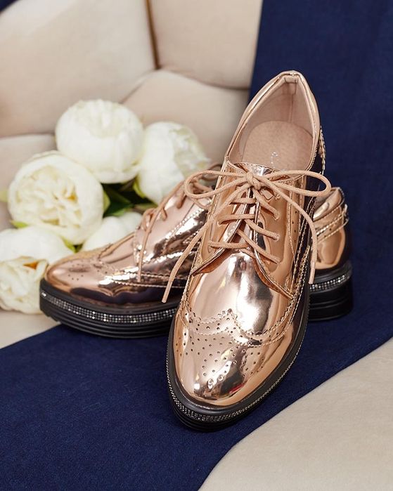 2 KOLORY 36 37 38 półbuty 39 40 lakierowane cyrkonie niski koturn lato