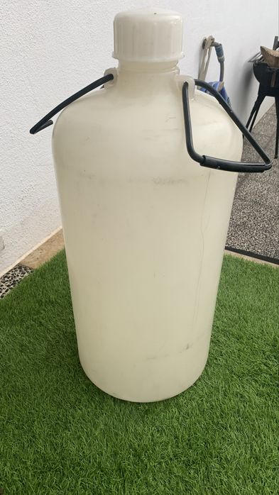 Jarricã antigo em plástico