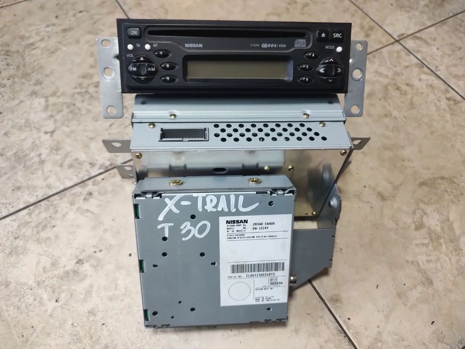 NISSAN X-TRAIL CD RADIO WYŚWIETLACZ 283A0 EQ300