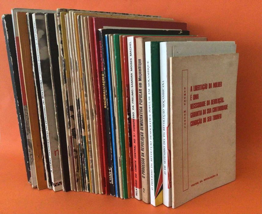 Moçambique & FRELIMO - Lote de 34 Livros de SAMORA MACHEL - Raros