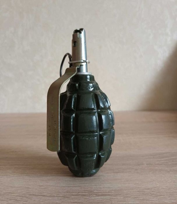 Металевий макет "F-1 "
