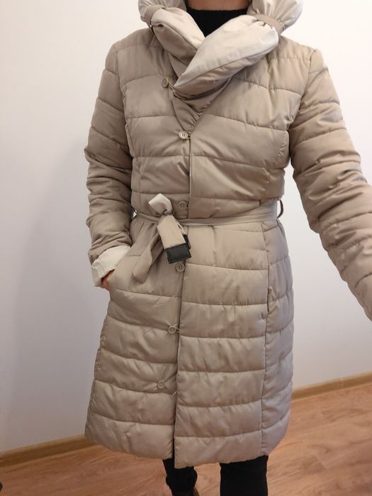 Sprzedam długą kurtkę rozm M